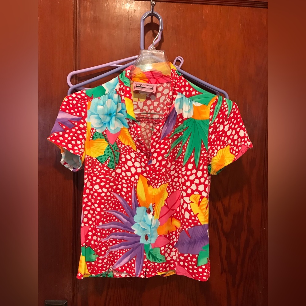 Vintage Hawaiian button down collared shirt short sleeve red dot print